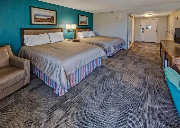 Hampton Monument Valley Hotel 3*