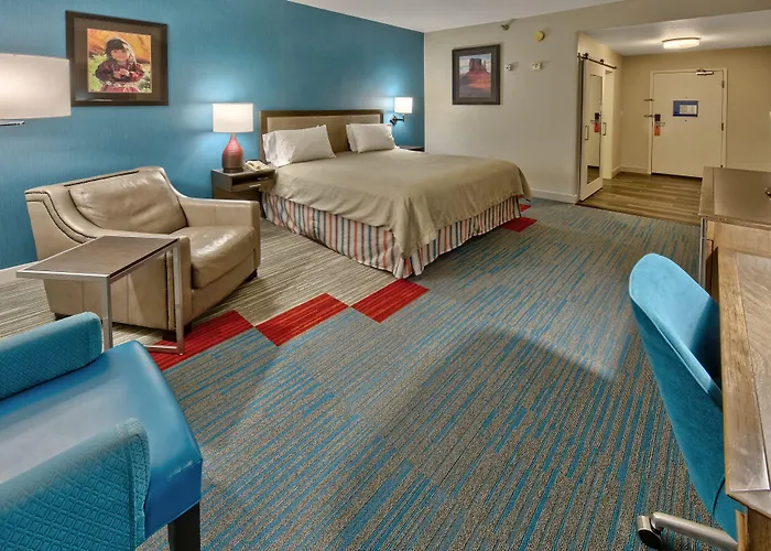 Hampton Monument Valley Hotel 3*